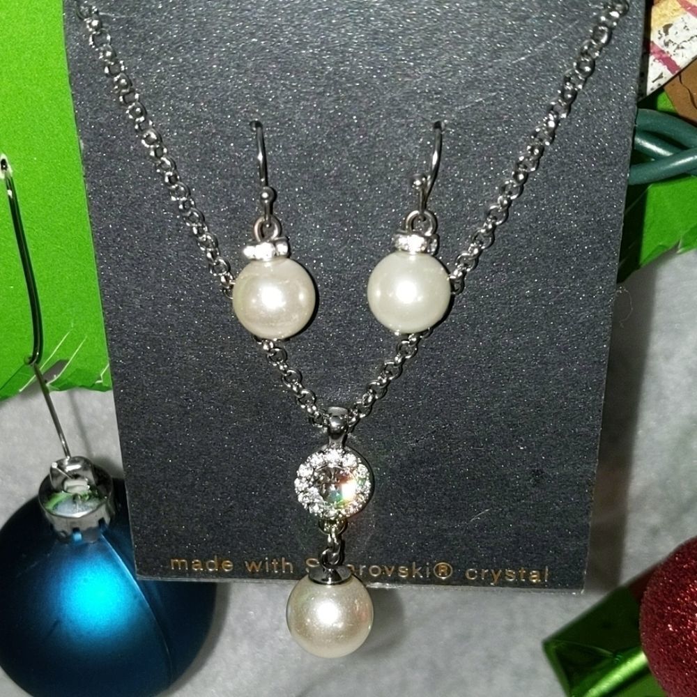 Monet Faux Pearl & Crystal Necklace/Earrings  Set - Picture 6 of 8